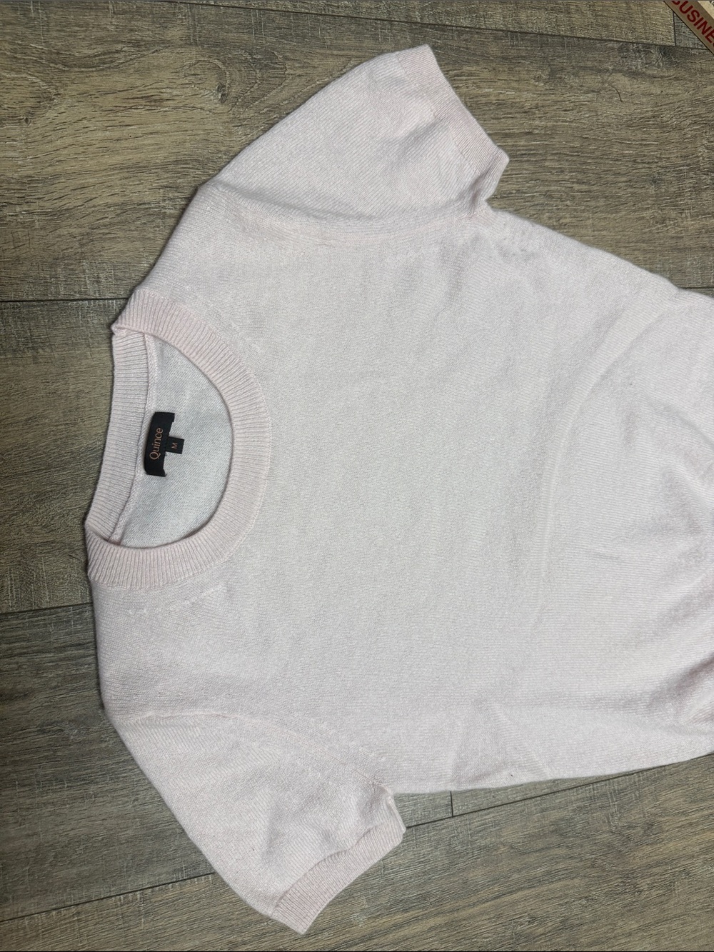 Quince Pale Pink Short-Sleeve Crewneck Cashmere Sweater - Picture 4 of 7